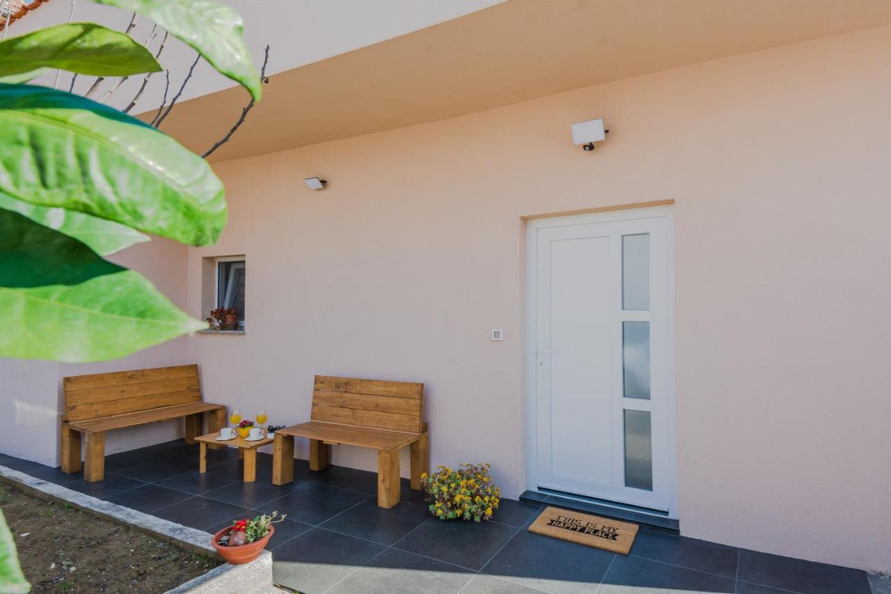 Lovely Apartment M&K In Peaceful Area - Zadar Exterior foto