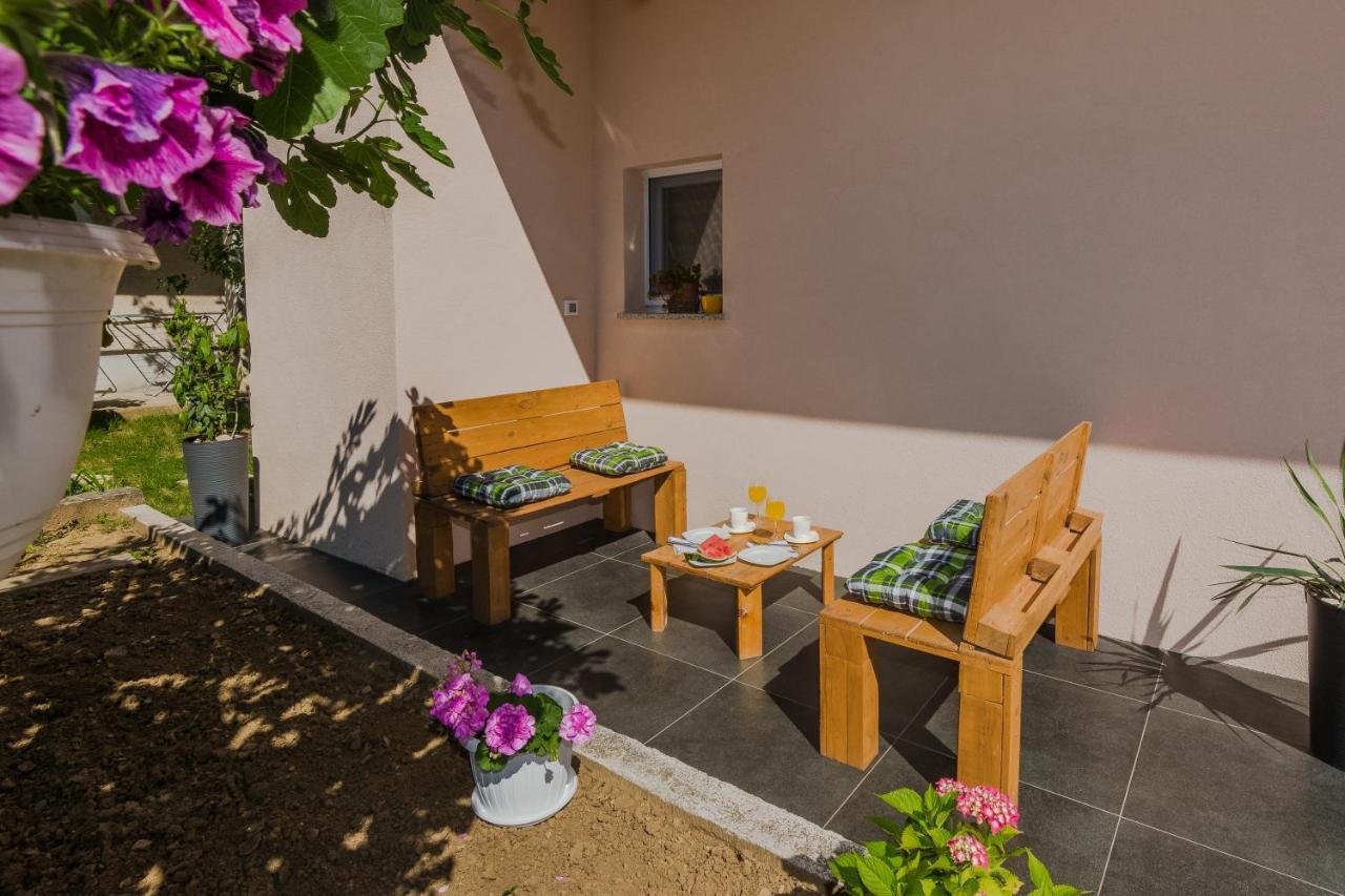 Lovely Apartment M&K In Peaceful Area - Zadar Exterior foto