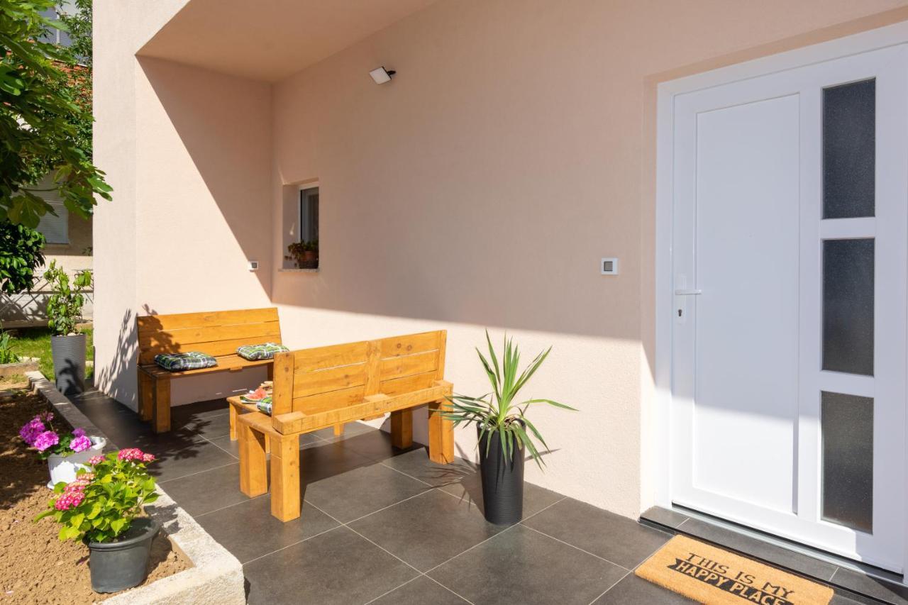 Lovely Apartment M&K In Peaceful Area - Zadar Exterior foto