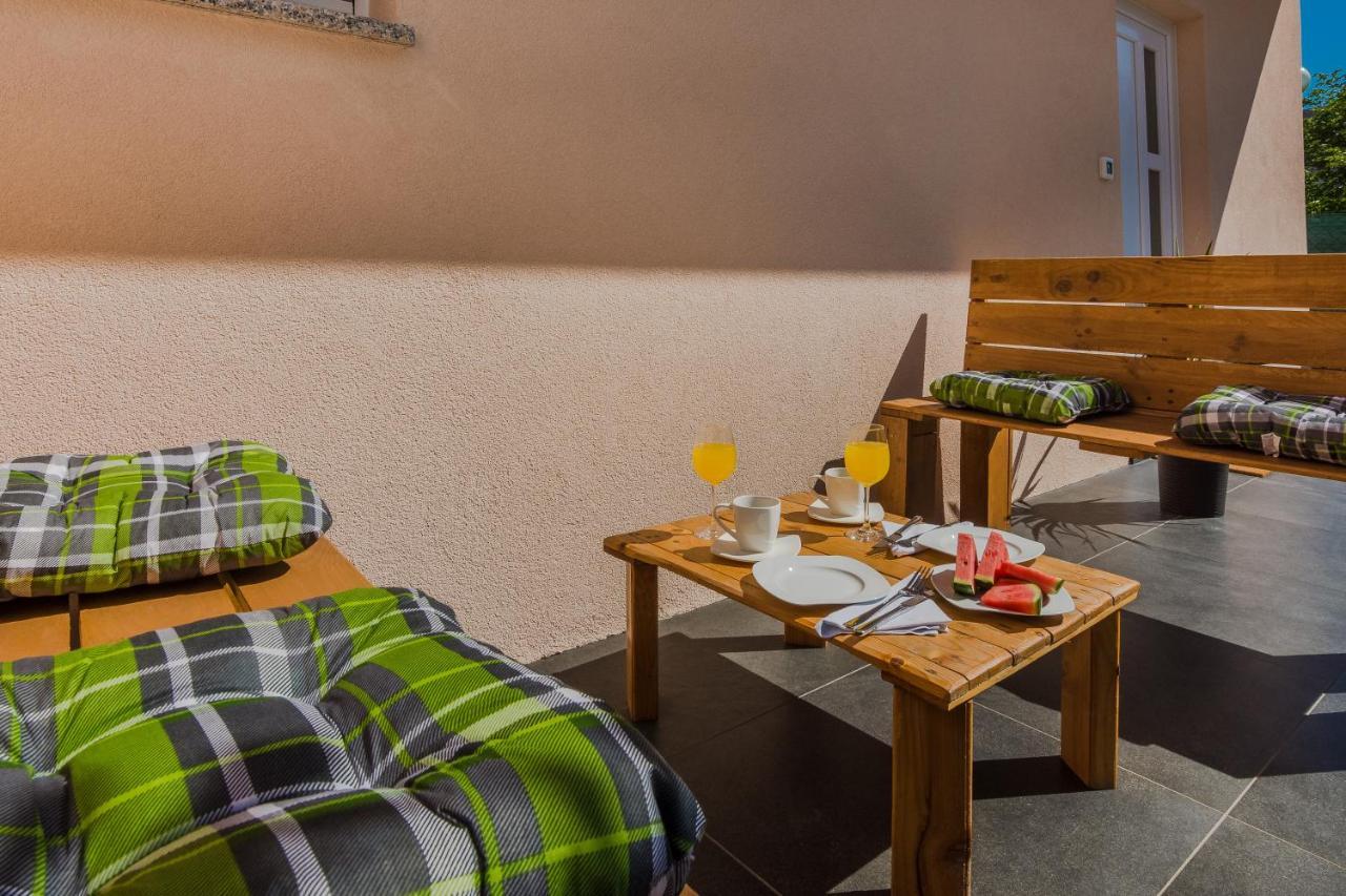 Lovely Apartment M&K In Peaceful Area - Zadar Exterior foto